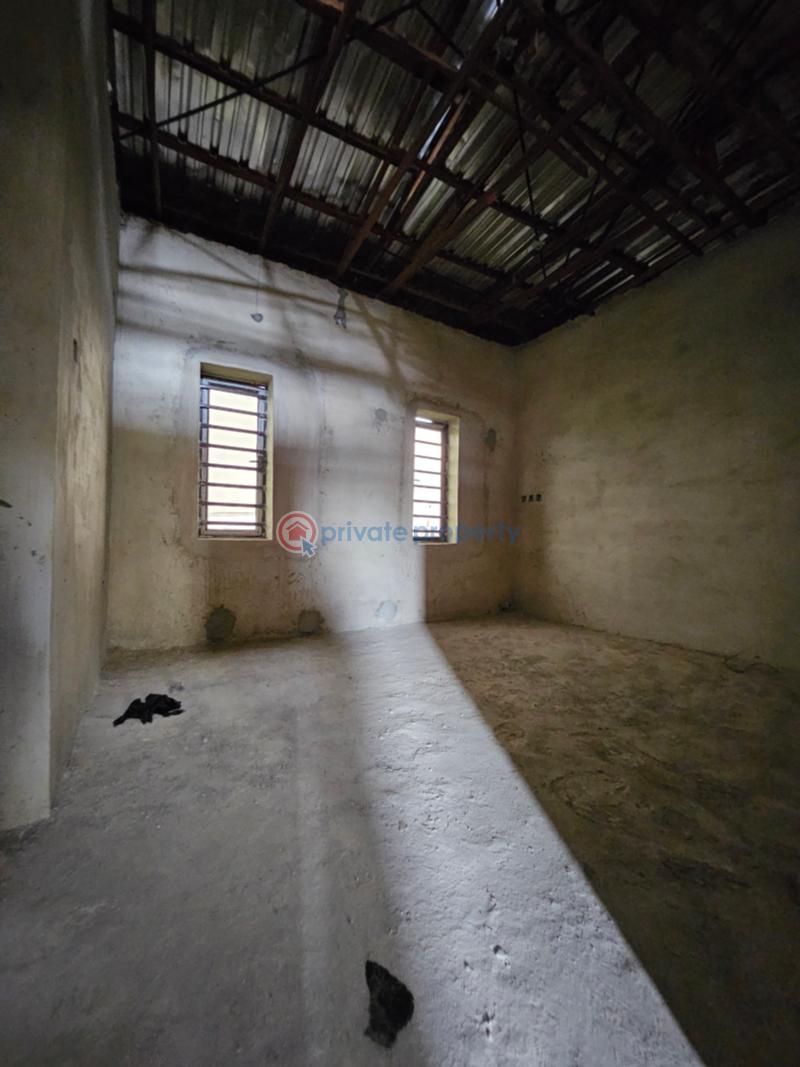 4 bedroom Semi detached Duplex For Sale Gold Town Estate, Rumuodomaya Port Harcourt Rivers - 9