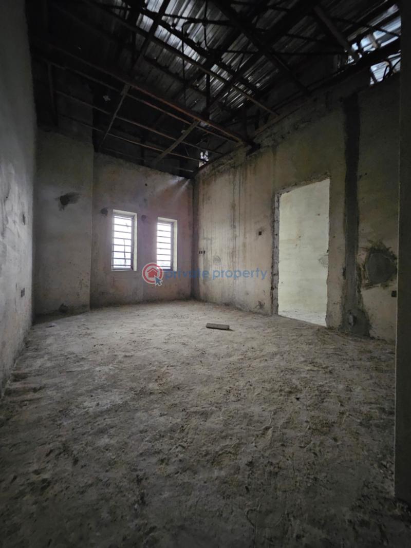 4 bedroom Semi detached Duplex For Sale Gold Town Estate, Rumuodomaya Port Harcourt Rivers - 8