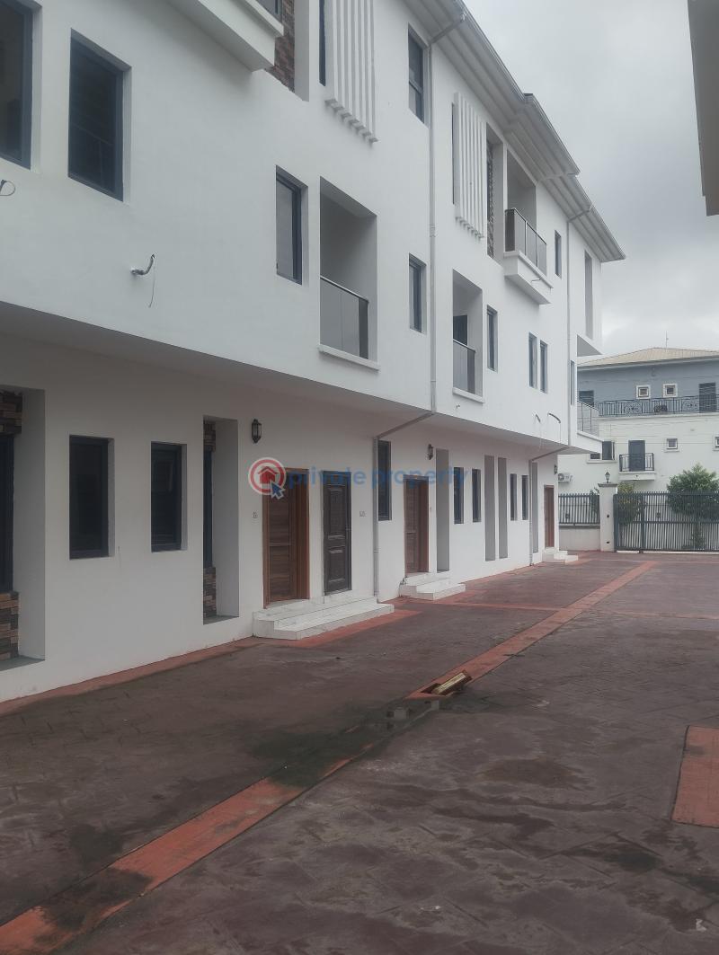 4 bedroom Maisonette For Sale Peninsula Garden Estate Peninsula Estate Ajah Lagos - 2