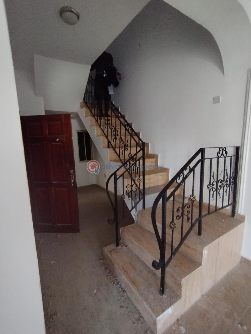 4 bedroom Terraced Duplex For Rent Estate Ikota Lekki Lagos - 3
