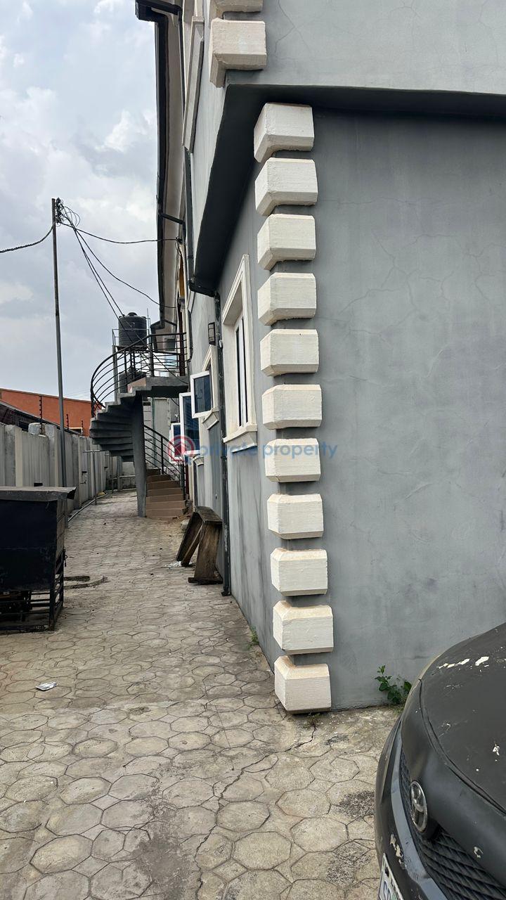 3 bedroom Block Of Flats For Sale Ologede Estate New Garage Akala Express Ibadan Oyo - 5