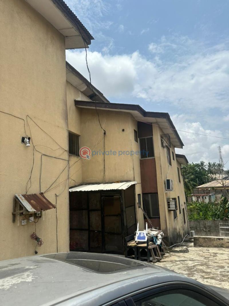 10 bedroom House For Sale Onilekere Cement Ikeja Lagos - 10