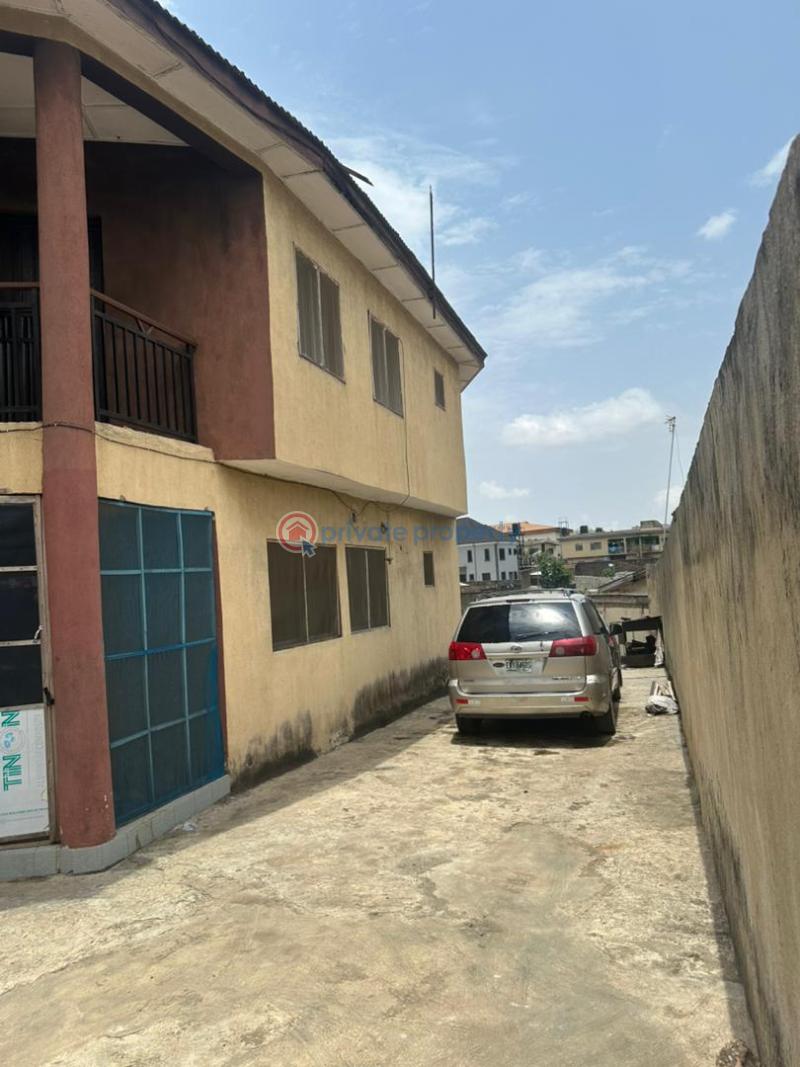 10 bedroom House For Sale Onilekere Cement Ikeja Lagos - 9