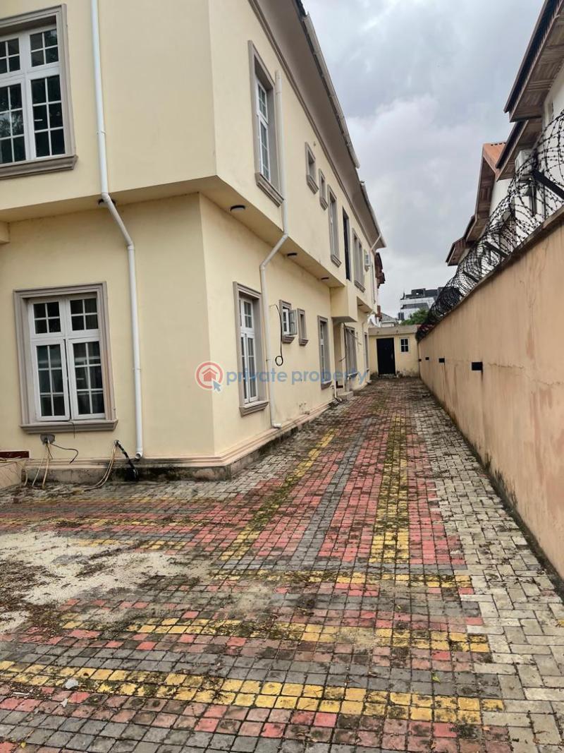 3 bedroom Block Of Flats For Rent Lekki Phase 1 Lagos