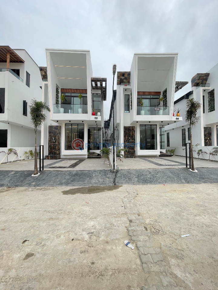 5 bedroom Duplex For Sale Located Inside Secured Estate, Well Development Estate With Good Light, Quite Estate,chat Me Up For More Information Chevron Drive Lekki Lagos - 1