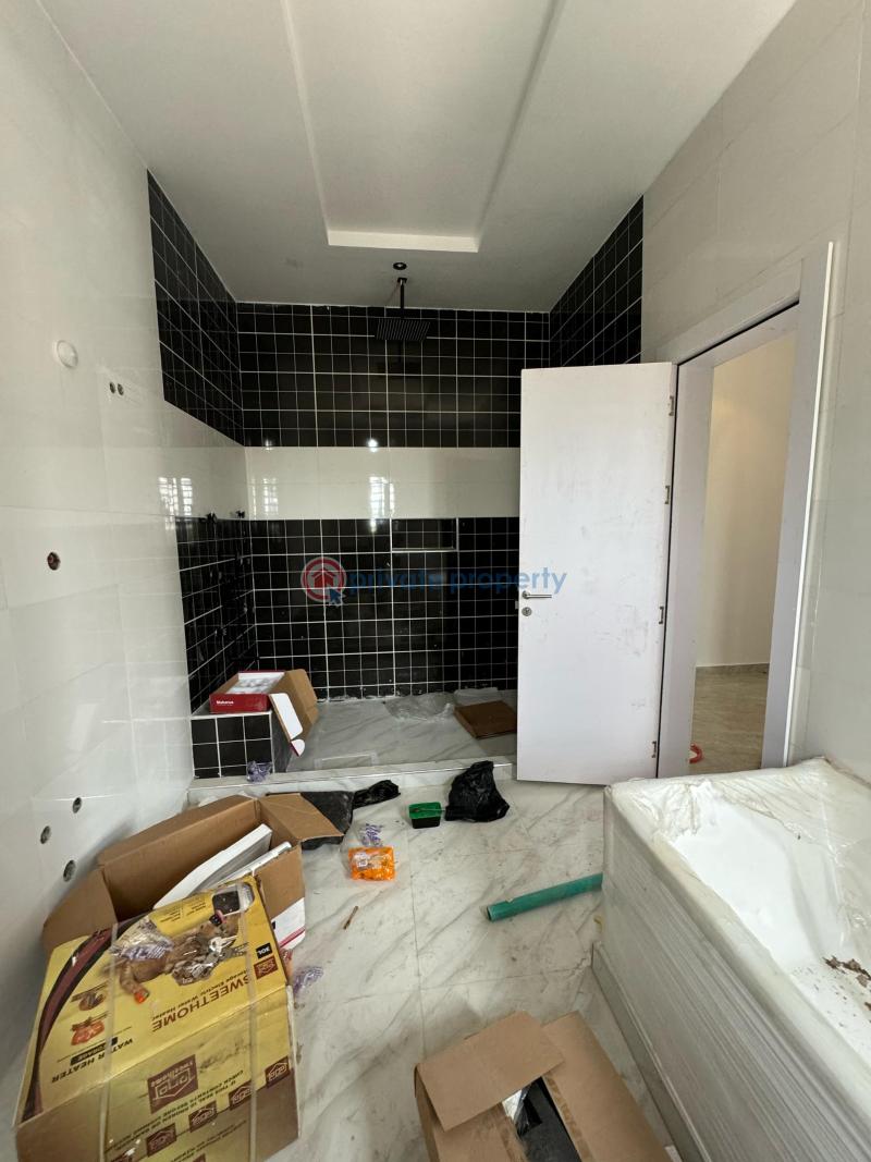 5 bedroom Semi detached Duplex For Sale Estate Ikeja GRA Lagos - 2