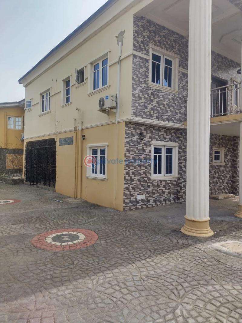 10 bedroom Detached Duplex For Sale Alogba Estate Ibeshe Ikorodu Lagos - 3