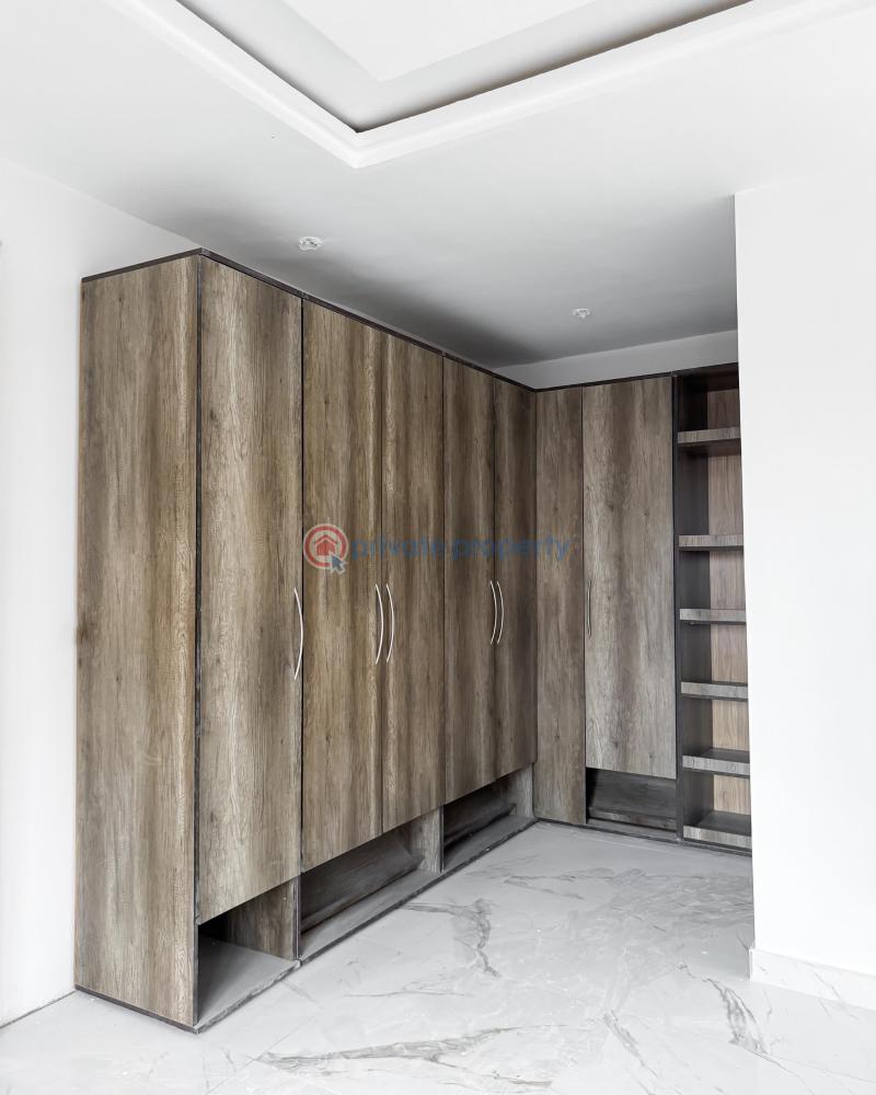 7 bedroom Detached Duplex For Sale Wuye Abuja Phase 2  - 5