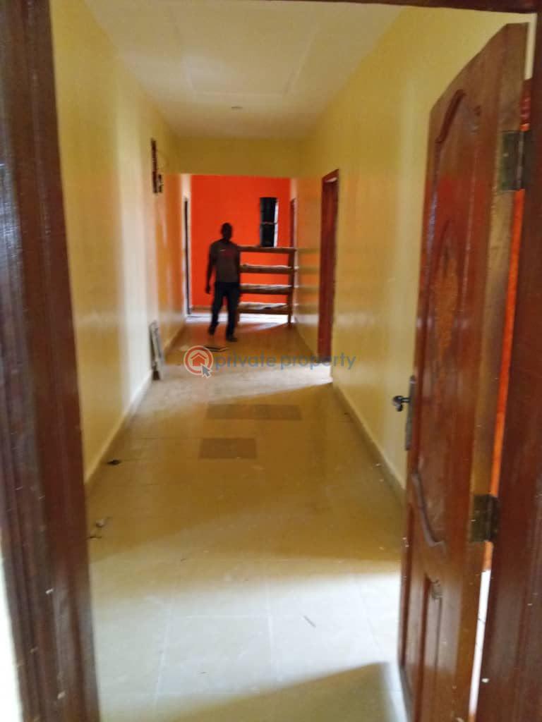 5 bedroom Bungalow For Rent Behind Taska Filling Station, Akala Express, Ibadan Akala Express Ibadan Oyo - 4