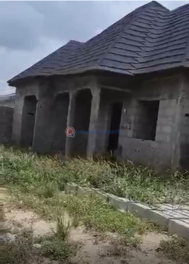 5 bedroom House For Sale Okeagbonla Estate, Magbo Agbara Badagry Lagos