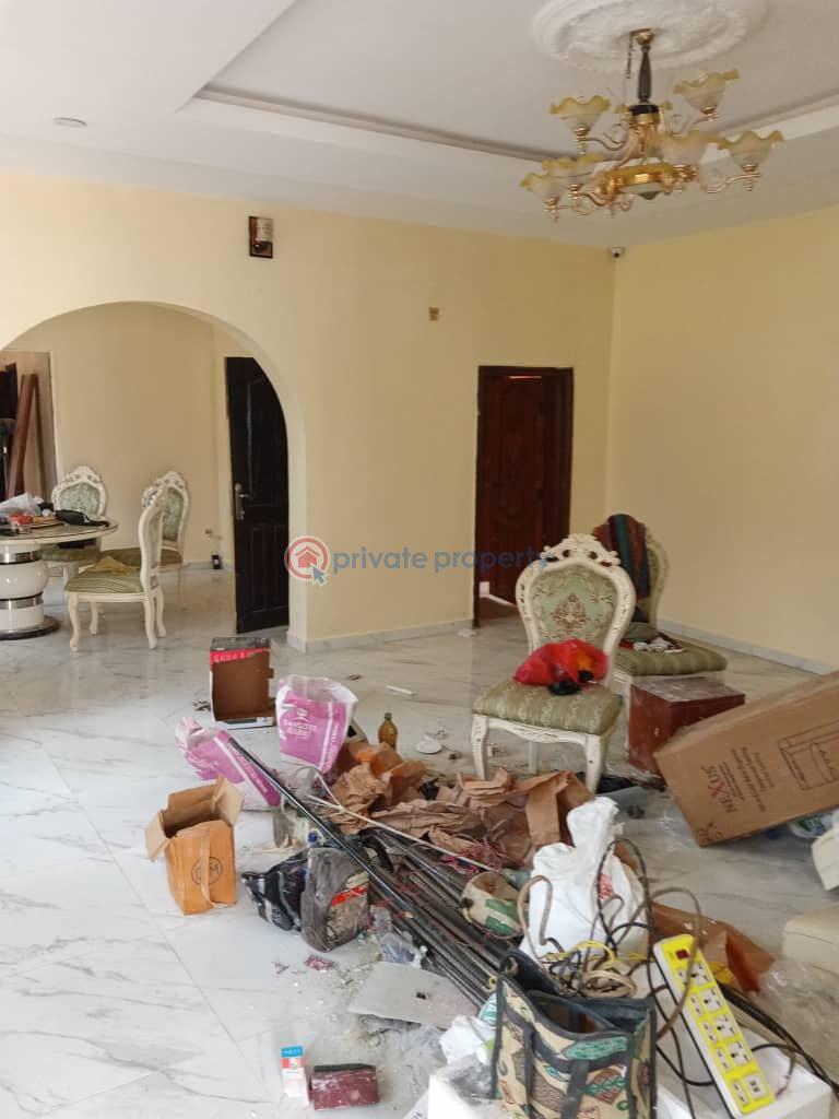 5 bedroom Bungalow For Rent Behind Taska Filling Station, Akala Express, Ibadan Akala Express Ibadan Oyo - 1