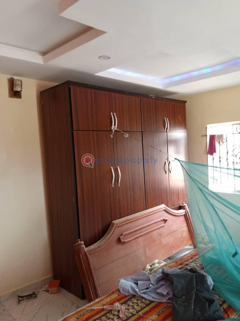 5 bedroom Bungalow For Rent Behind Taska Filling Station, Akala Express, Ibadan Akala Express Ibadan Oyo - 2