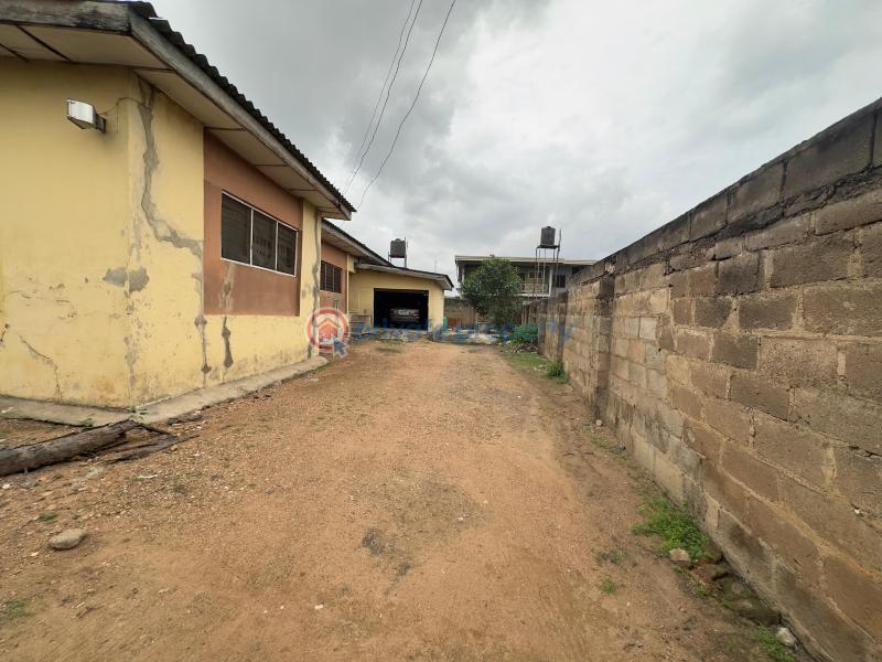 5 bedroom Detached Bungalow For Sale Ayoola Drive Area New Bodija Ibadan Oyo - 1