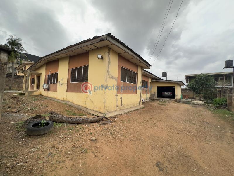 5 bedroom Detached Bungalow For Sale Ayoola Drive Area New Bodija Ibadan Oyo - 0