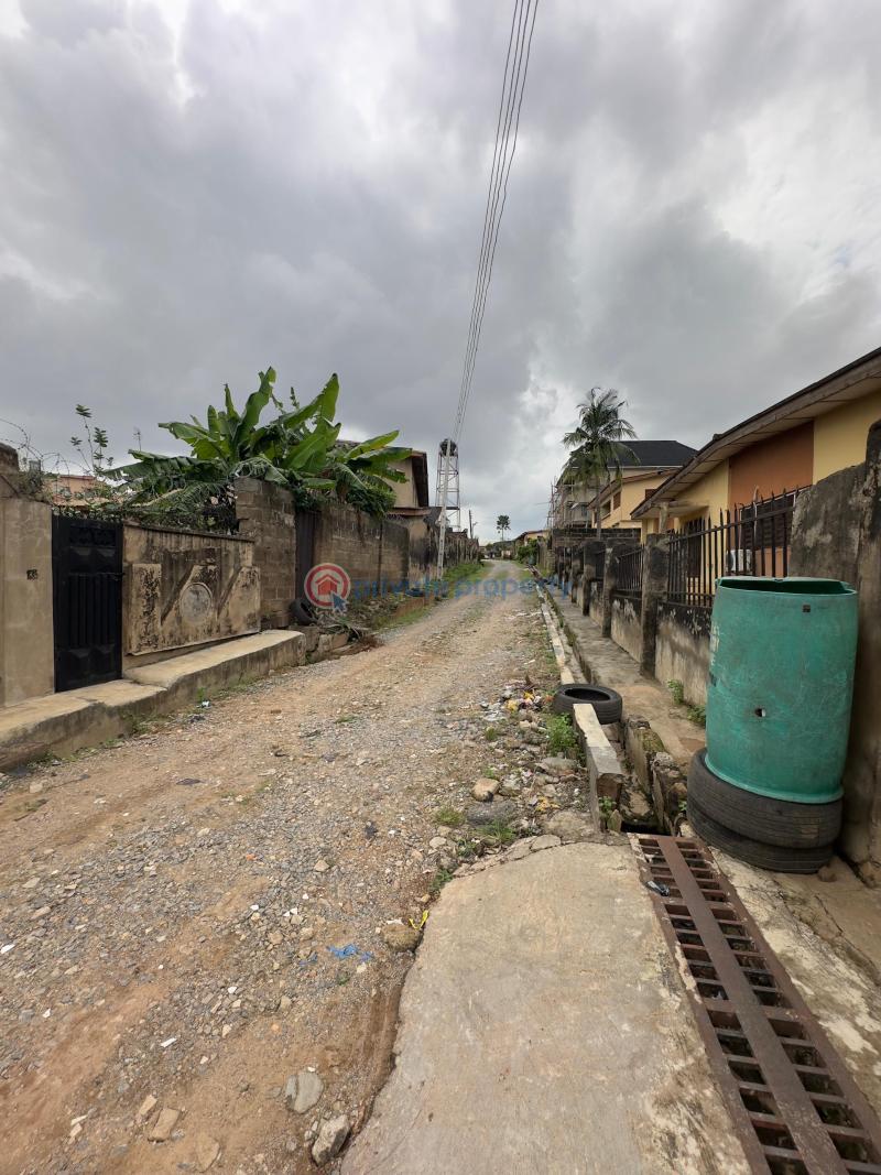 5 bedroom Detached Bungalow For Sale Ayoola Drive Area New Bodija Ibadan Oyo - 2