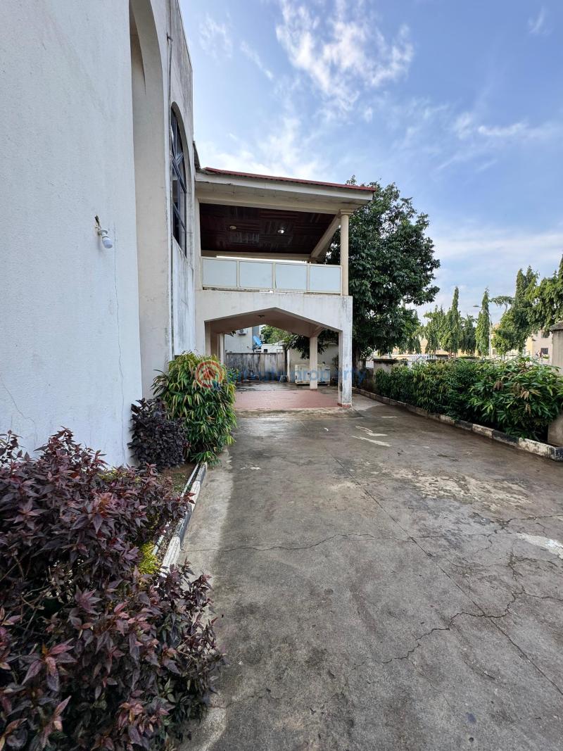 5 bedroom House For Sale Wuye Abuja Phase 2  - 2