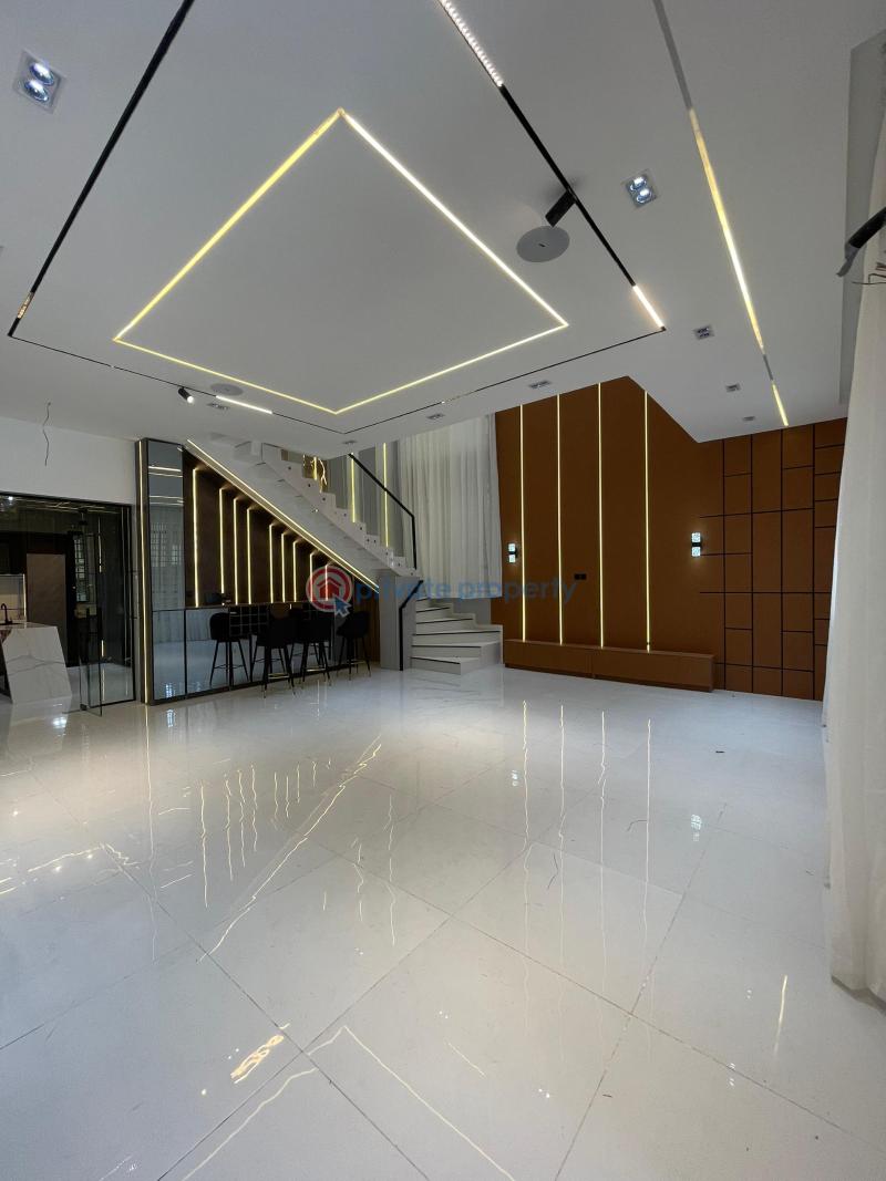 5 bedroom Detached Duplex For Sale Chevron Drive Lekki Lagos - 2