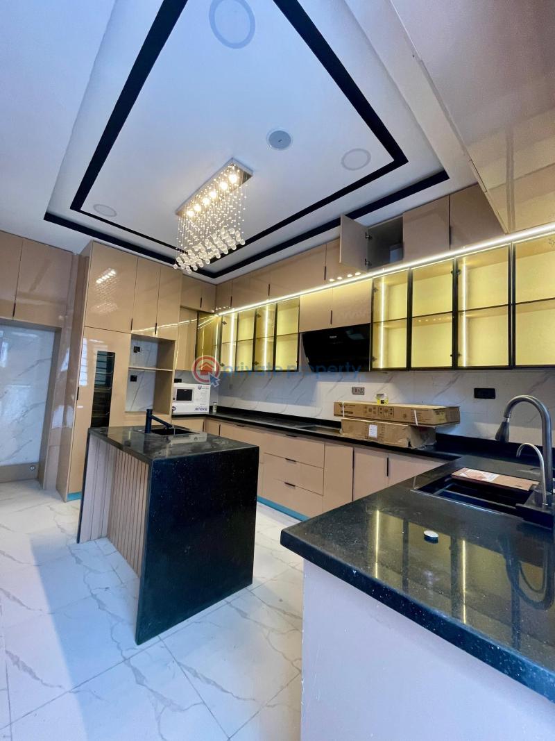 5 bedroom House For Sale Lekki Lagos - 8