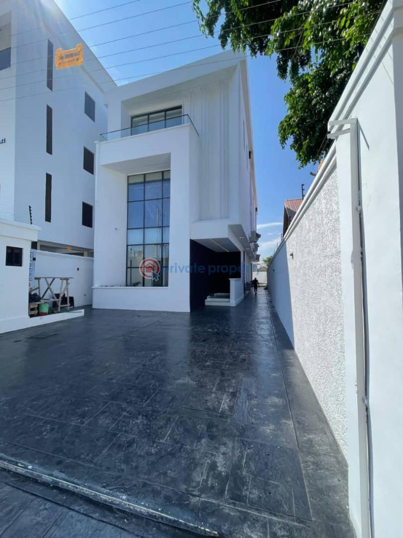 5 bedroom Detached Duplex For Sale Lekki Phase 1 Lagos