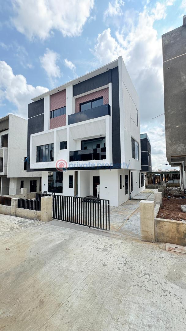 5 bedroom House For Sale Lugbe Abuja Phase 4  - 0