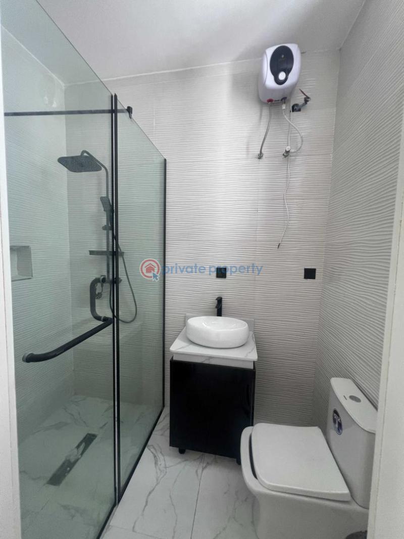5 bedroom Detached Duplex For Sale Chevron Drive Lekki Lagos - 5