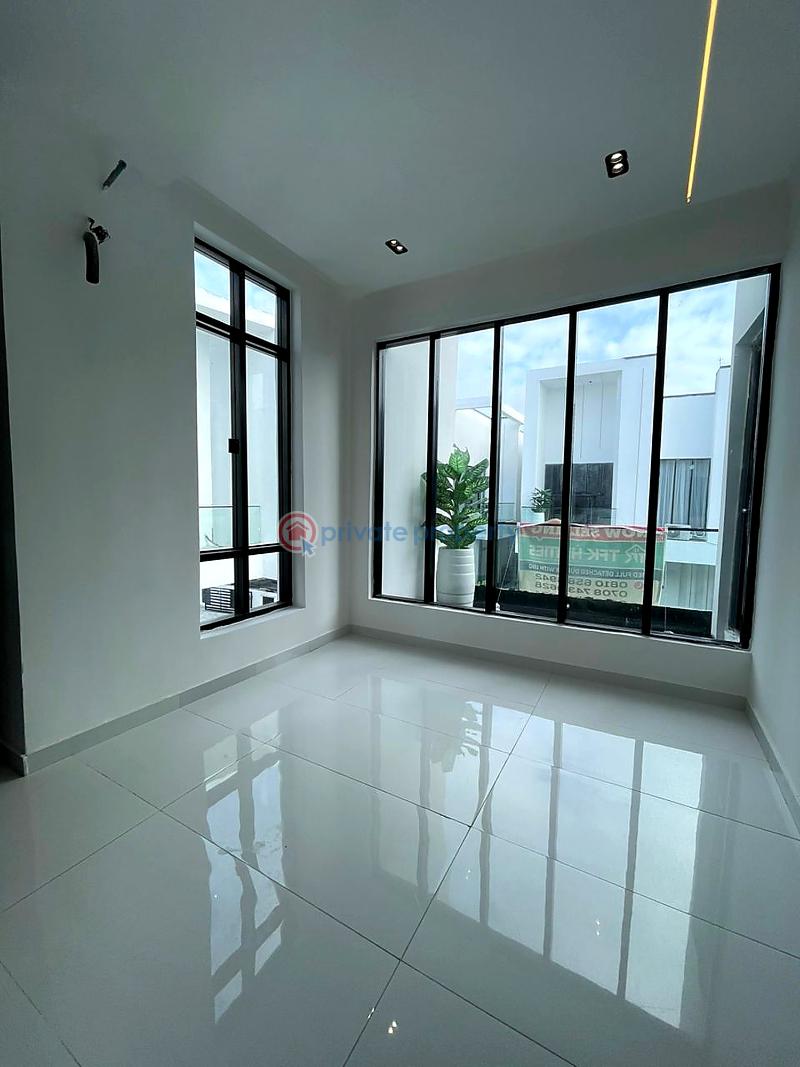 5 bedroom House For Sale Lekki Lagos - 4