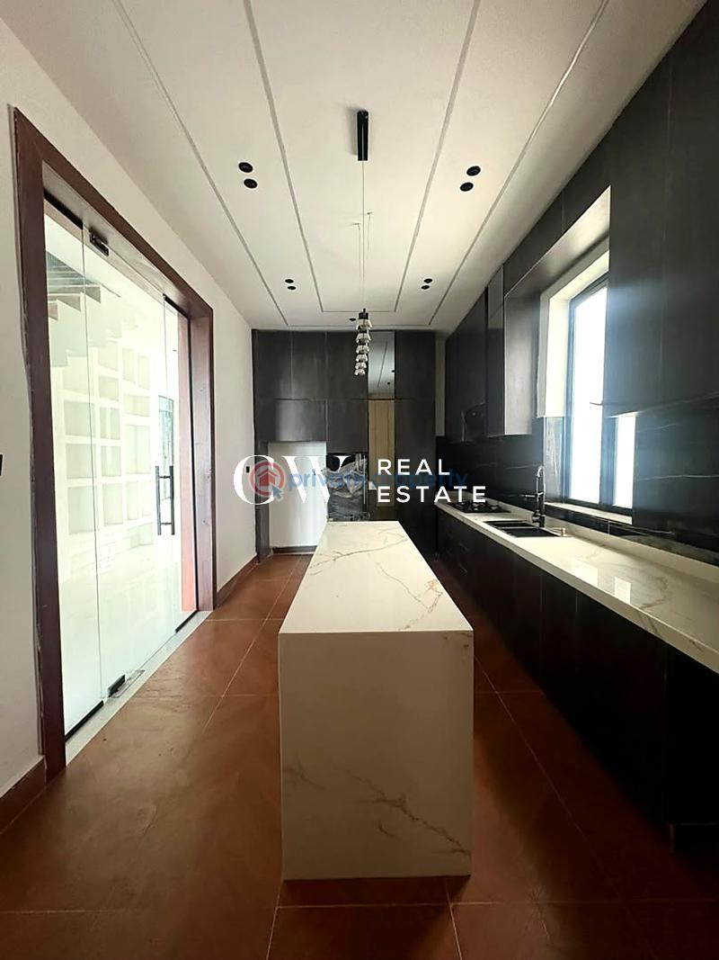 5 bedroom House For Sale Lekki Lagos - 0