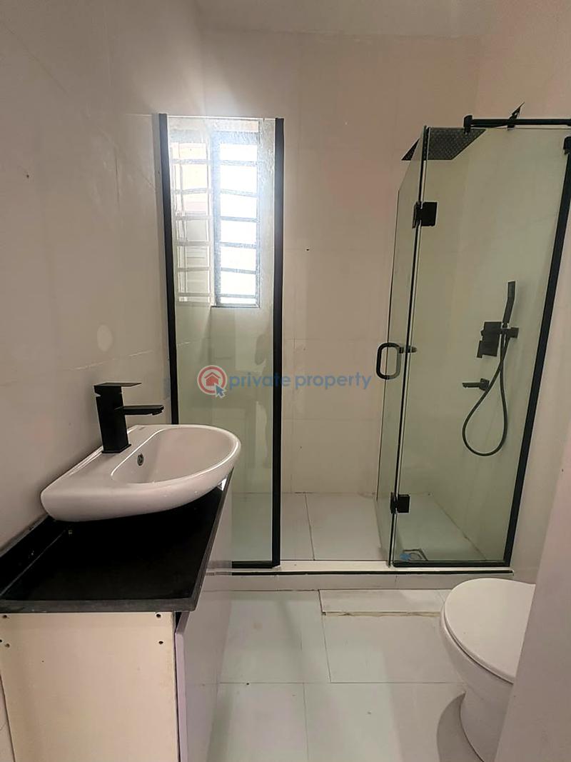 5 bedroom House For Sale Lekki Lagos - 1