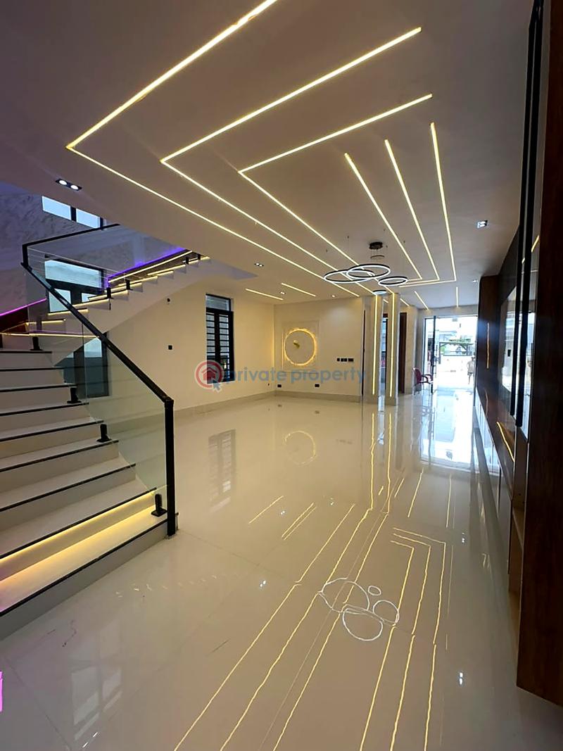 5 bedroom House For Sale Lekki Lagos - 1