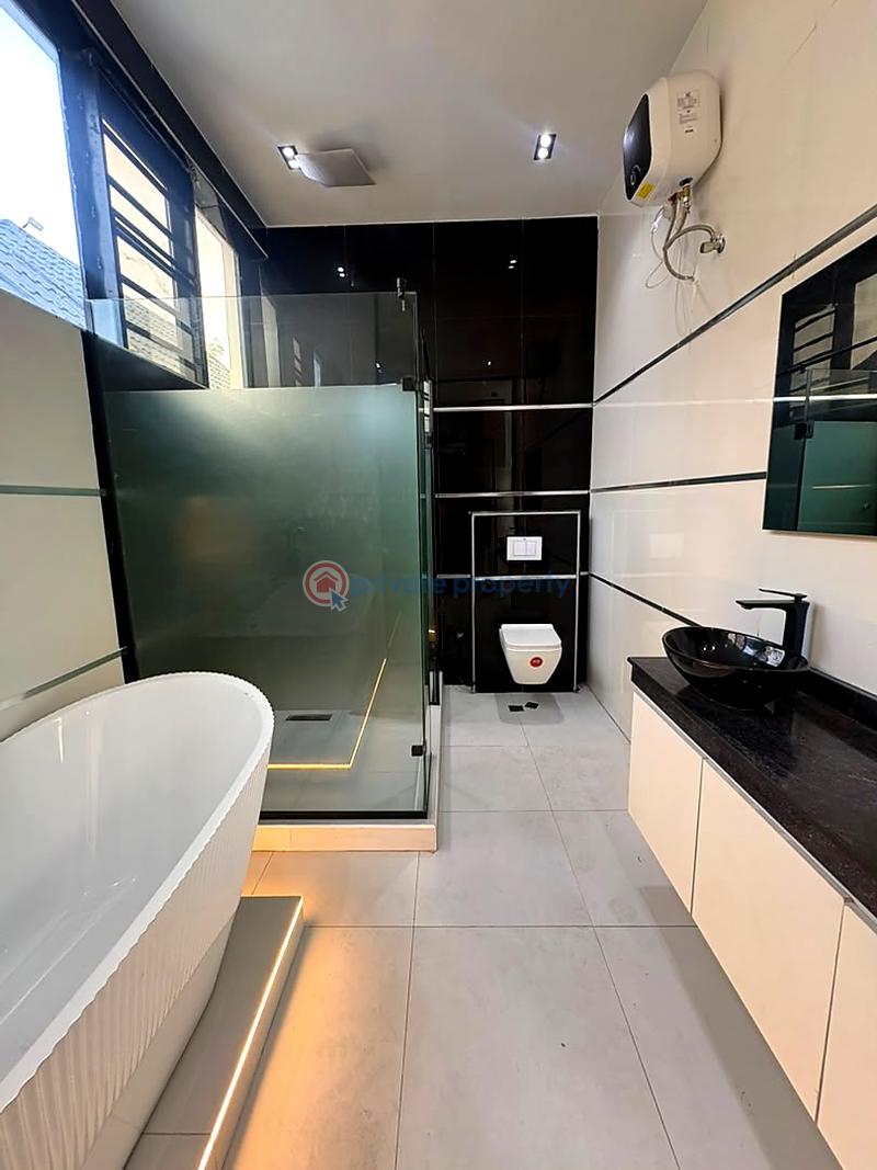 5 bedroom House For Sale Lekki Lagos - 4