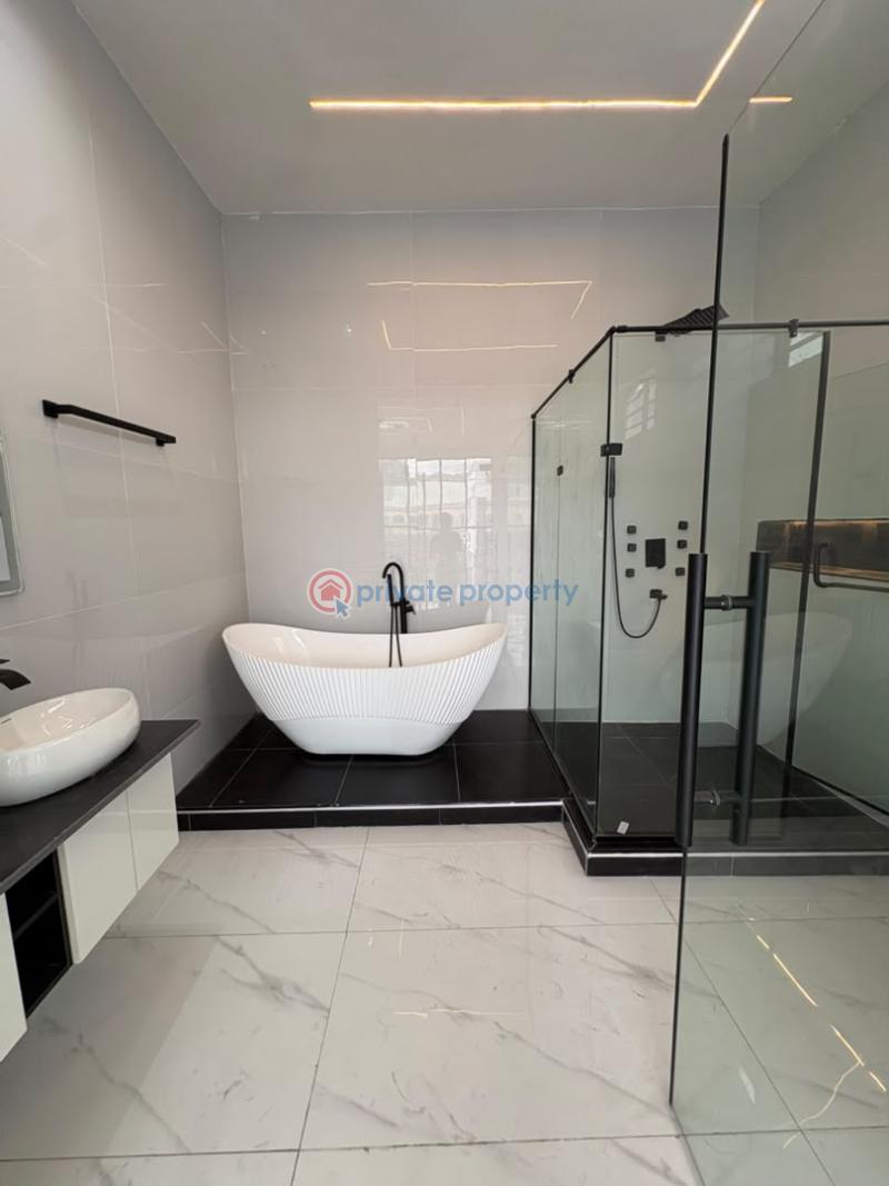 5 bedroom Detached Duplex For Sale Chevron Drive Lekki Lagos - 5