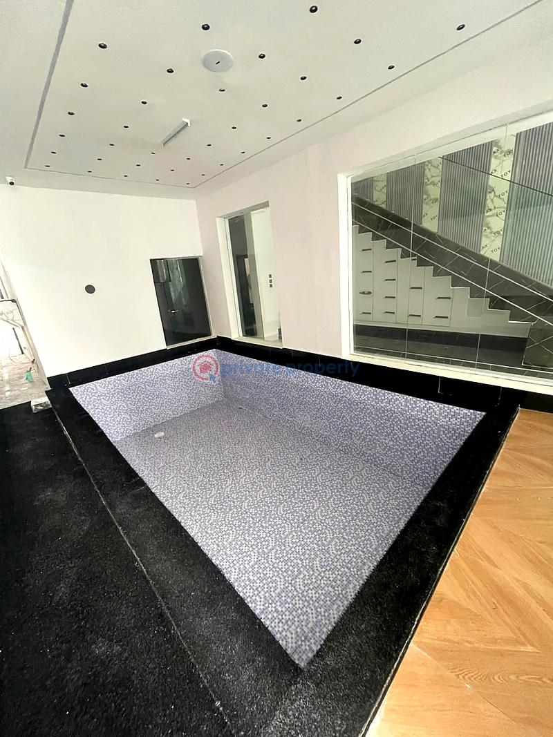 5 bedroom House For Sale Lekki Lagos - 1