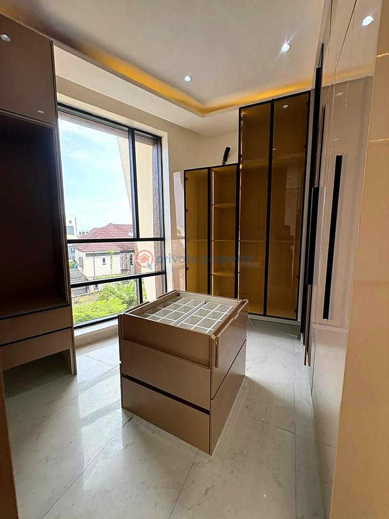 5 bedroom House For Sale Lekki Lagos - 3