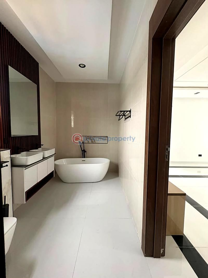5 bedroom House For Sale Lekki Lagos - 2