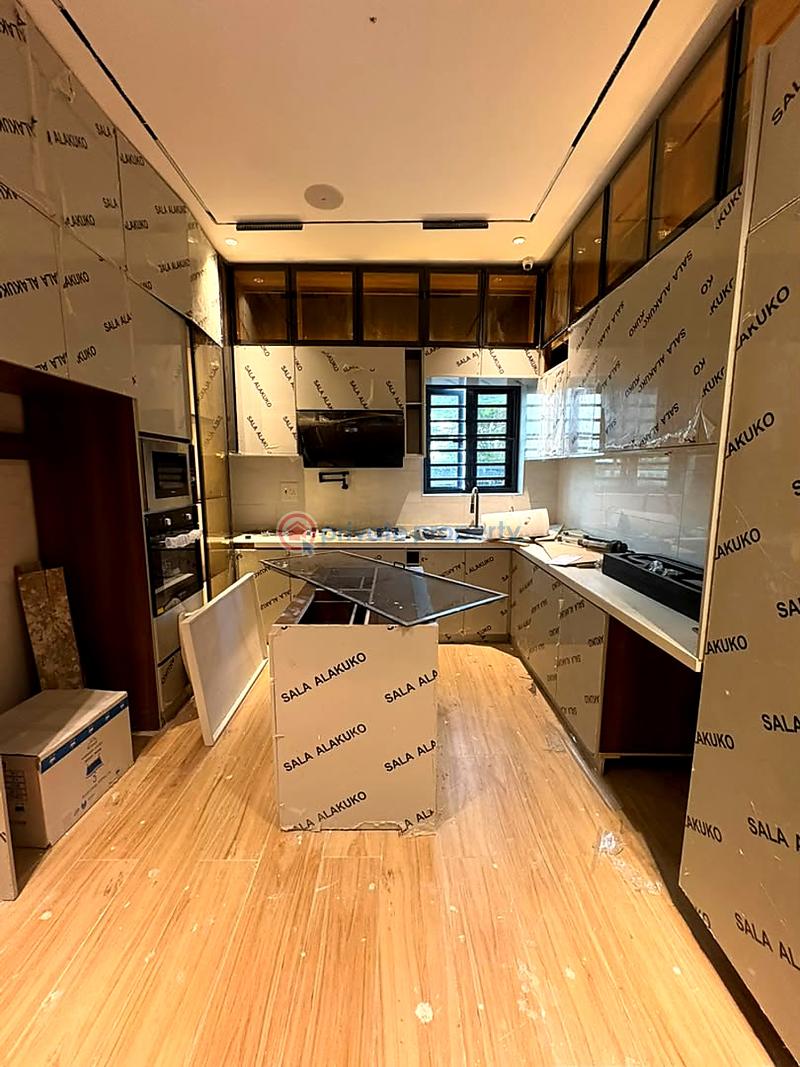 5 bedroom House For Rent Lekki Lagos - 7