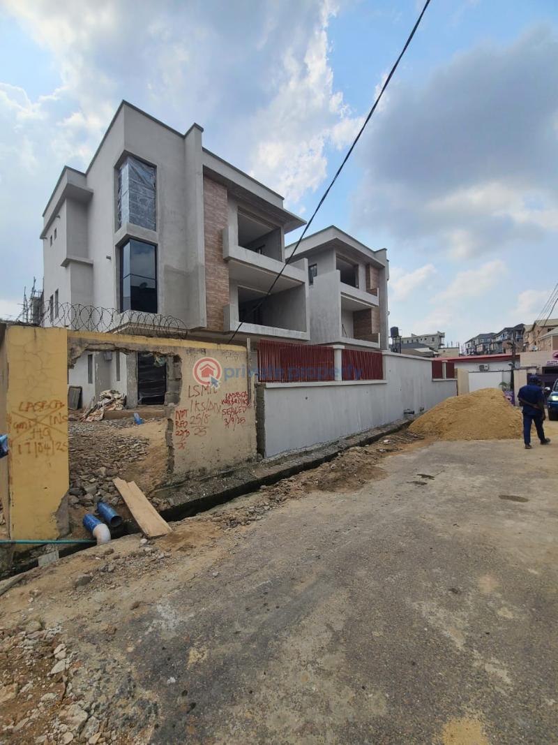 5 bedroom Detached Duplex For Sale Shangisha Magodo GRA Phase 2 Kosofe/Ikosi Lagos - 0