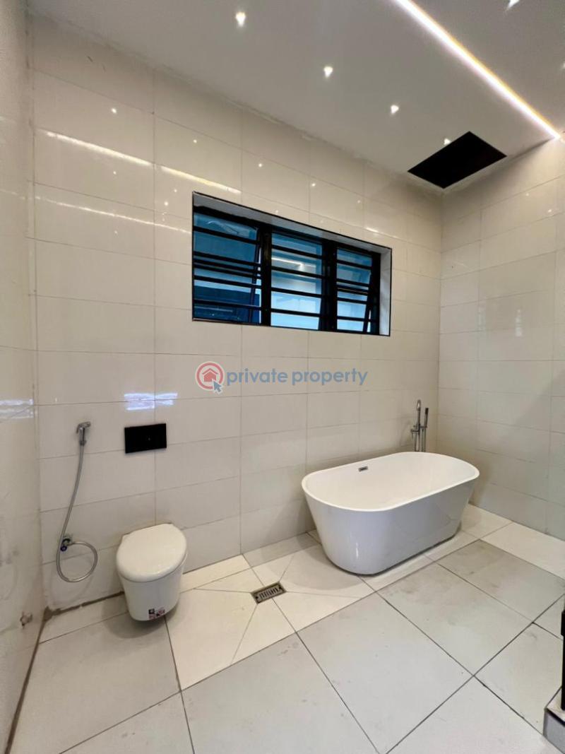 5 bedroom Detached Duplex For Sale Victoria Garden City Lekki Lagos - 5