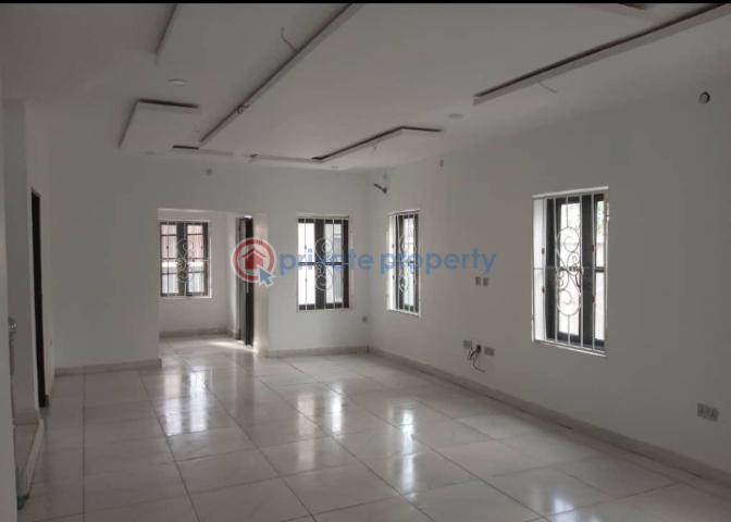 5 bedroom detached  duplex insuit with overhead tank.in a well secured estate - 7 5 bedroom Duplex For Sale Wtc Estate Enugu Area  - 7