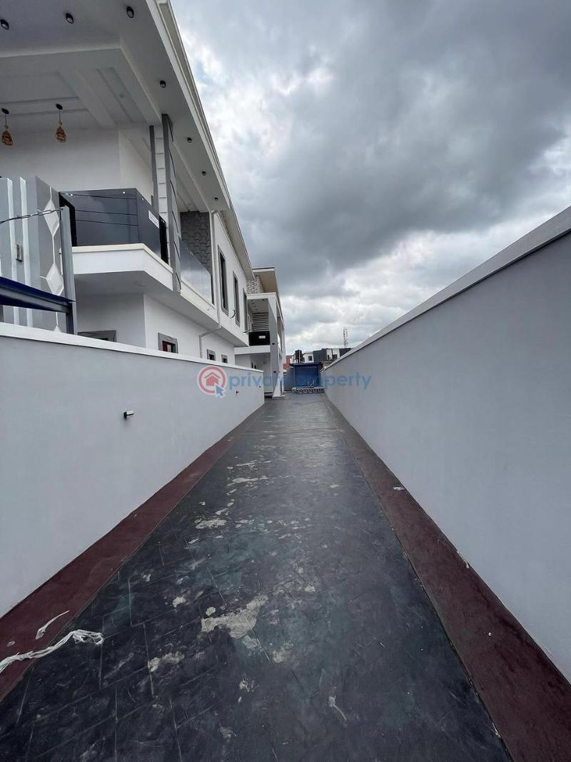 5 bedroom Detached Duplex For Sale Gbagada Lagos - 1