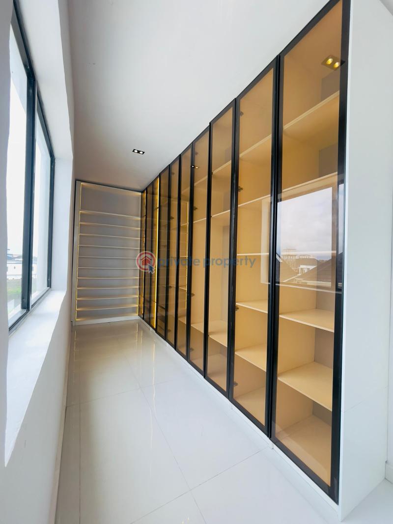 5 bedroom House For Sale Osapa Lekki Lagos - 6