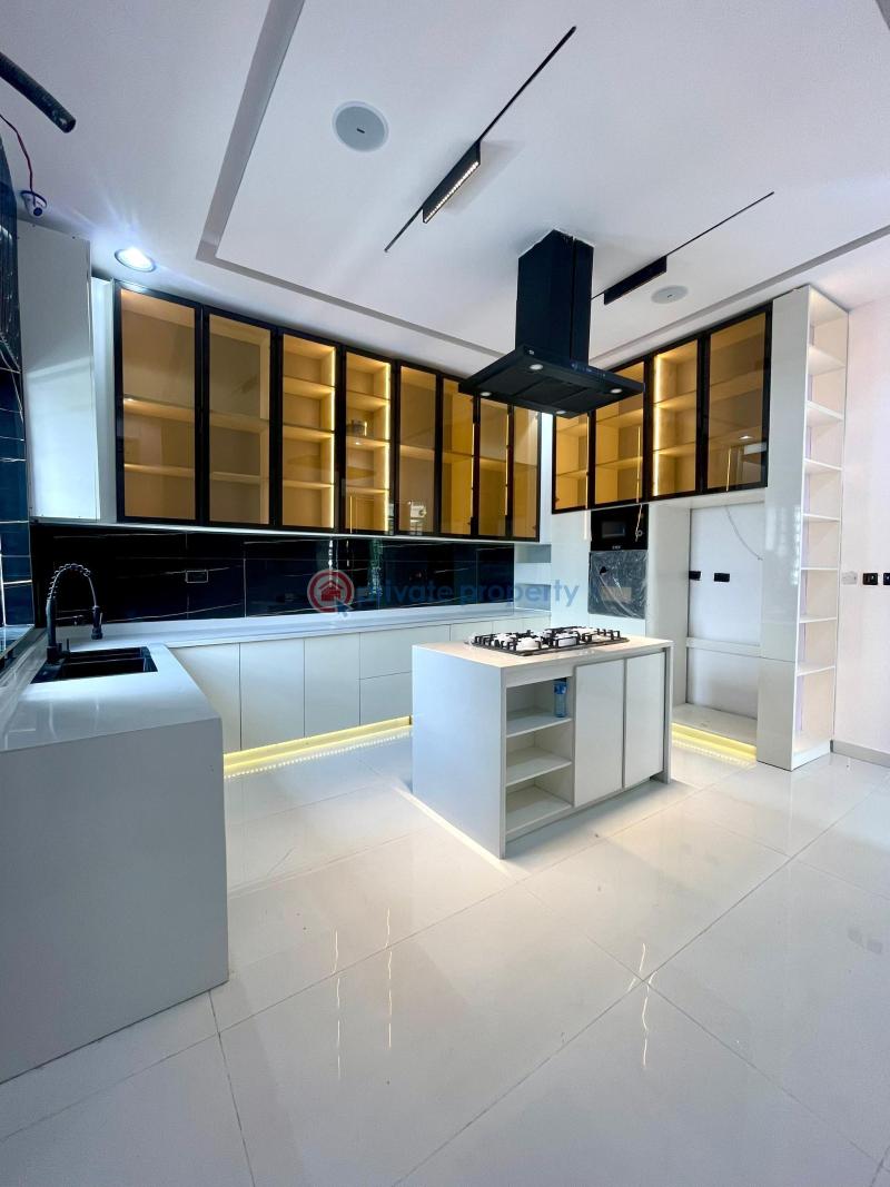 5 bedroom House For Sale Osapa Lekki Lagos - 3