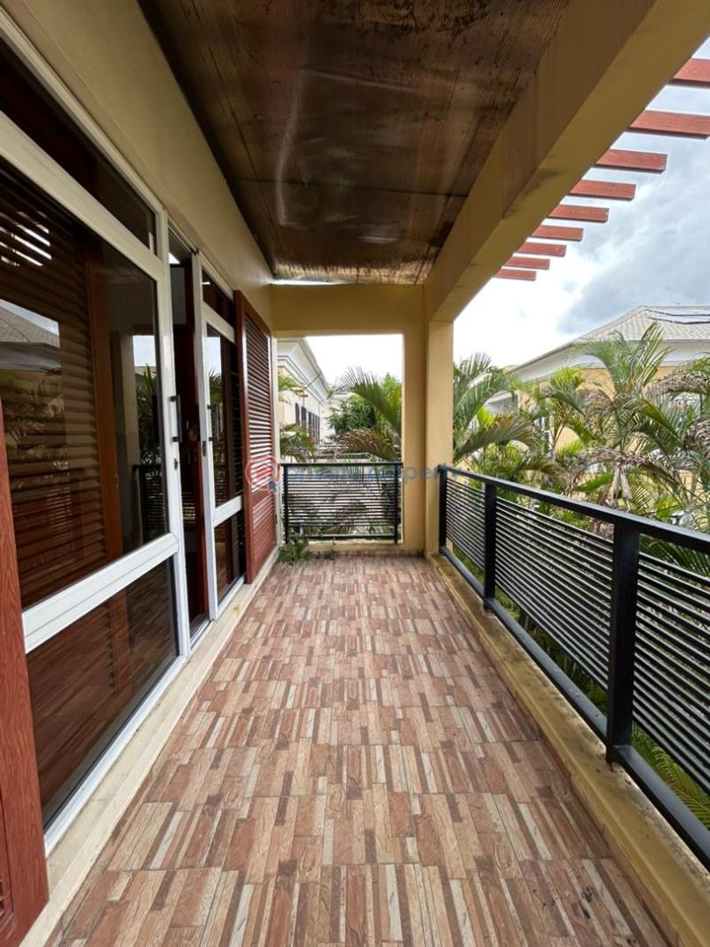 5 bedroom Detached Duplex For Sale Chevron Drive Lekki Lagos - 3