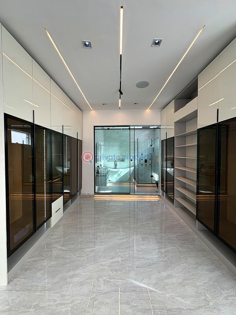 5 bedroom House For Sale Lekki Lagos - 2
