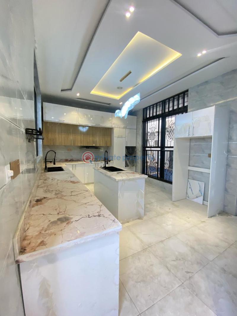 5 bedroom detached duplex with security post , bq - 17 5 bedroom Detached Duplex For Sale Osapa London Lekki Lagos - 17