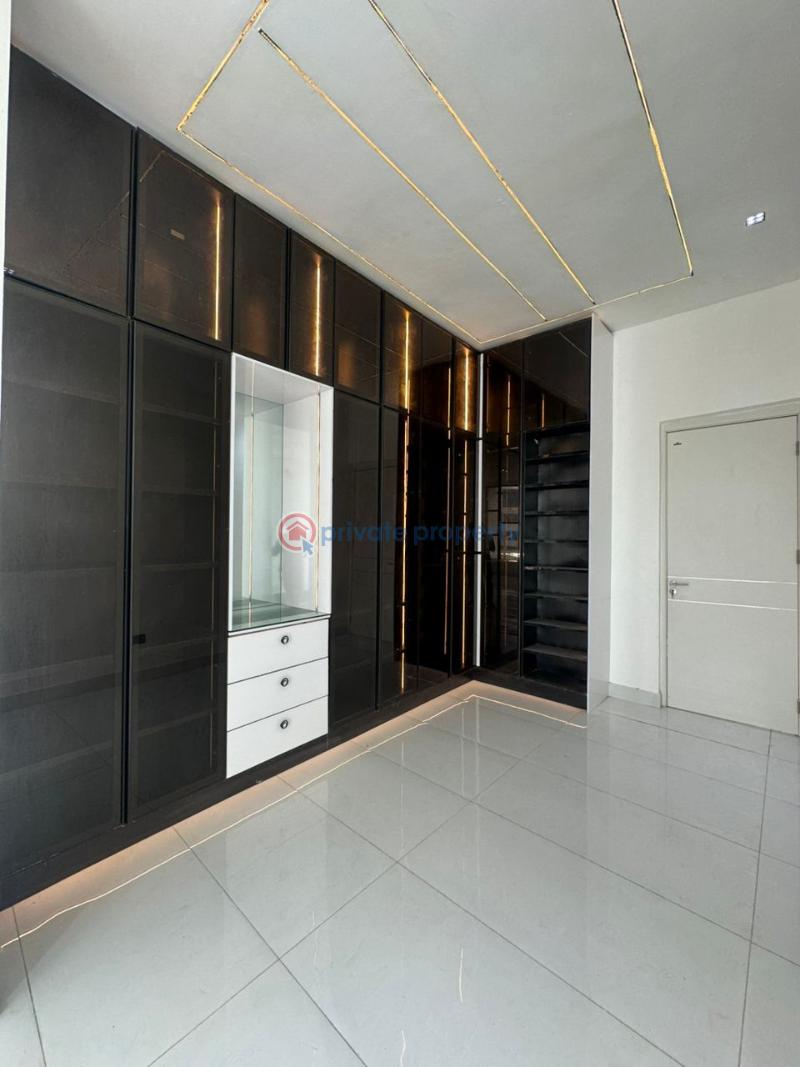 5 bedroom Detached Duplex For Sale Chevron Drive Lekki Lagos - 1