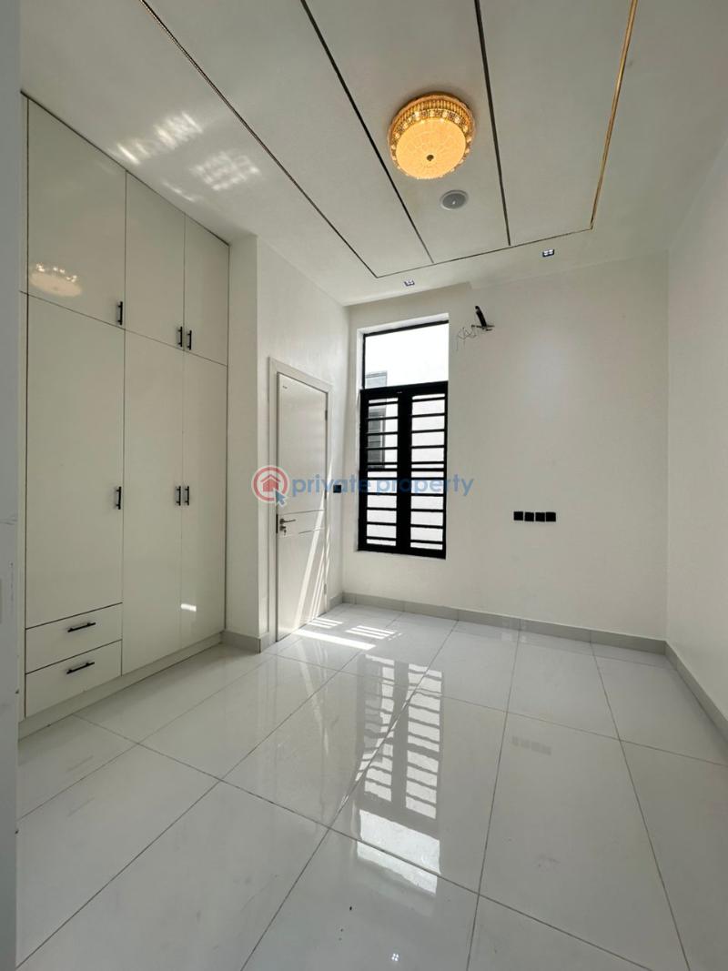 5 bedroom Detached Duplex For Sale Chevron Drive Lekki Lagos - 3