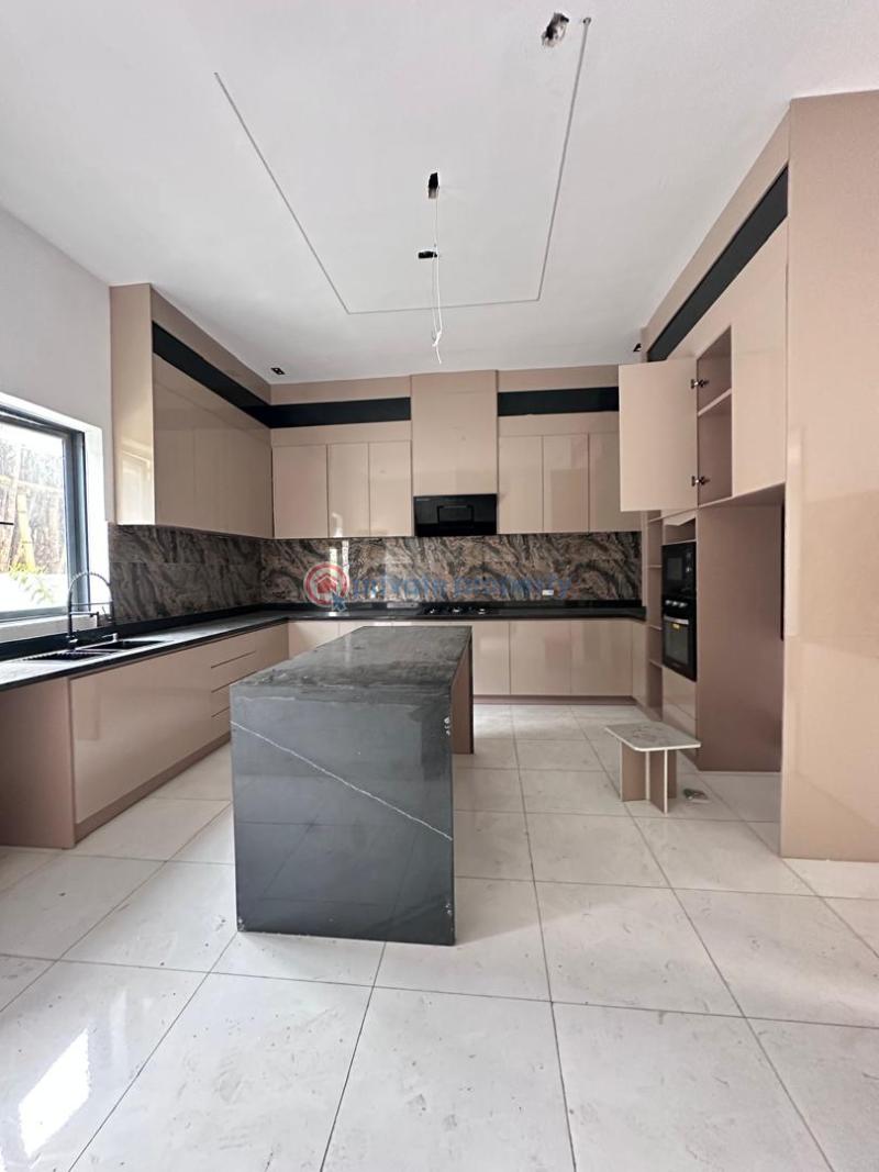 5 bedroom Detached Duplex For Sale Chevron Drive Lekki Lagos - 3