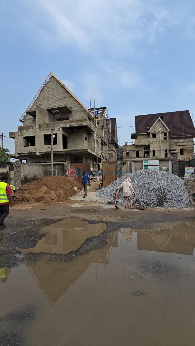 5 bedroom Detached Duplex For Sale Gbagada Estate Gbagada Lagos - 7