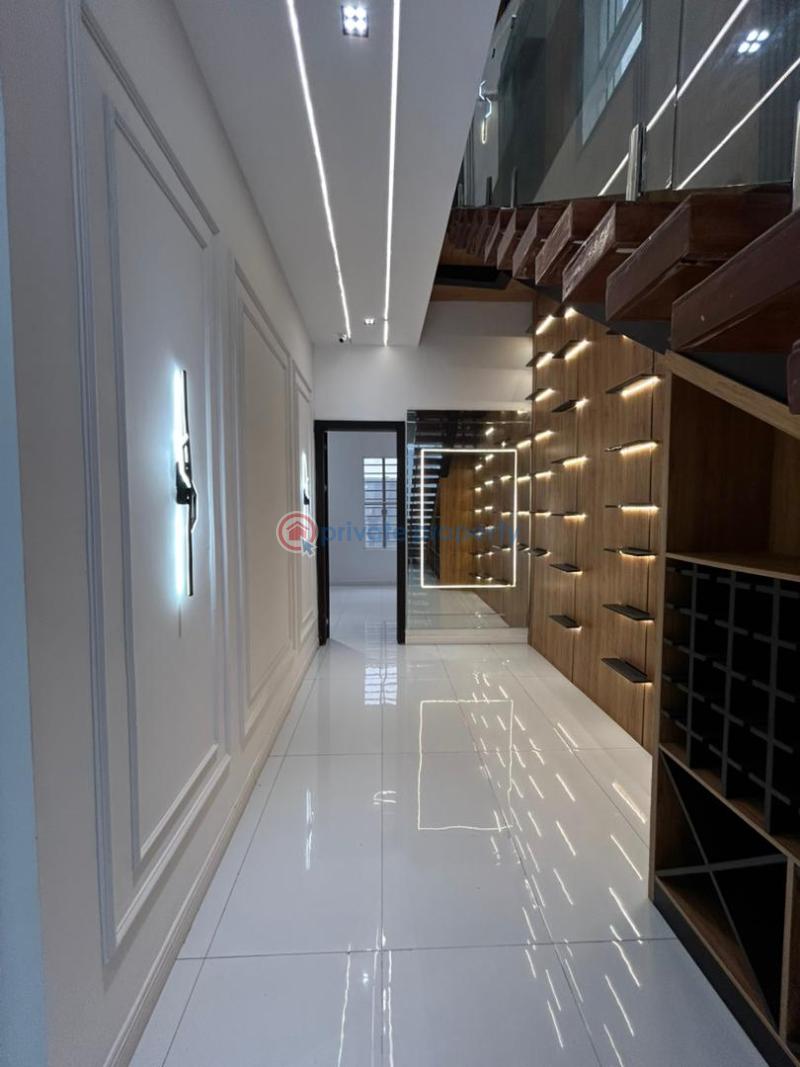5 bedroom House For Sale Lekki Lagos - 9