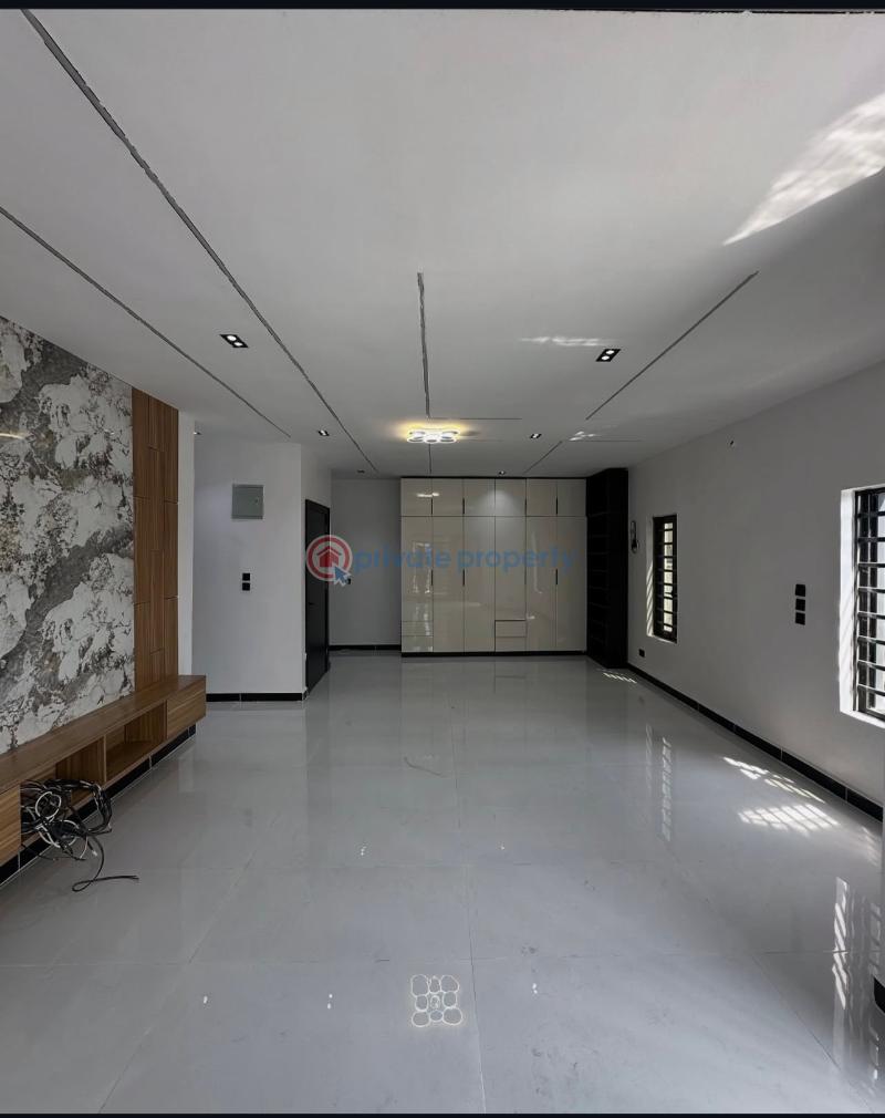 5 bedroom Detached Duplex For Sale Ologolo Lekki Lagos Jakande Lekki Lagos - 5